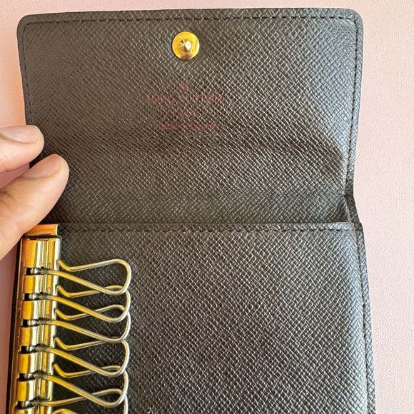 AUTHENTIC Louis Vuitton Damier Ebene Canvas 6 key holder - Picture 7 of 13